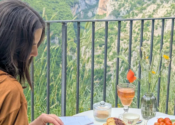 Casa Avella Mountain Retreat Bed & Breakfast 3*